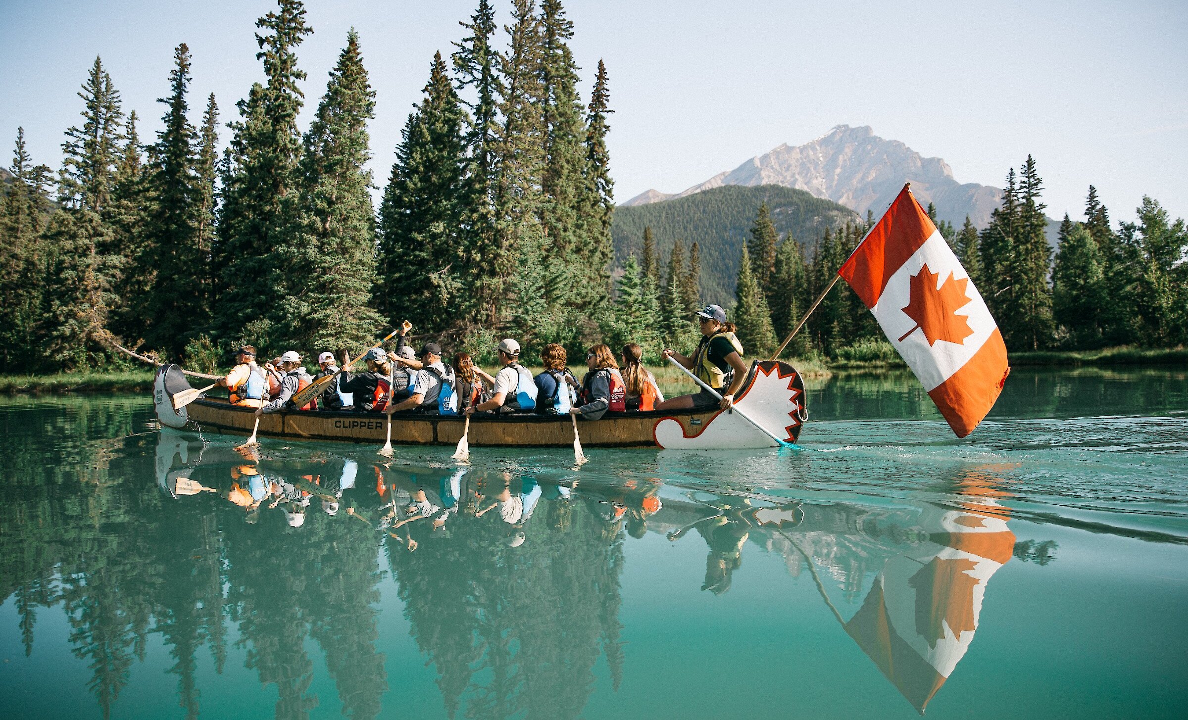 Big Canoe Tour - River Explorer in Banff