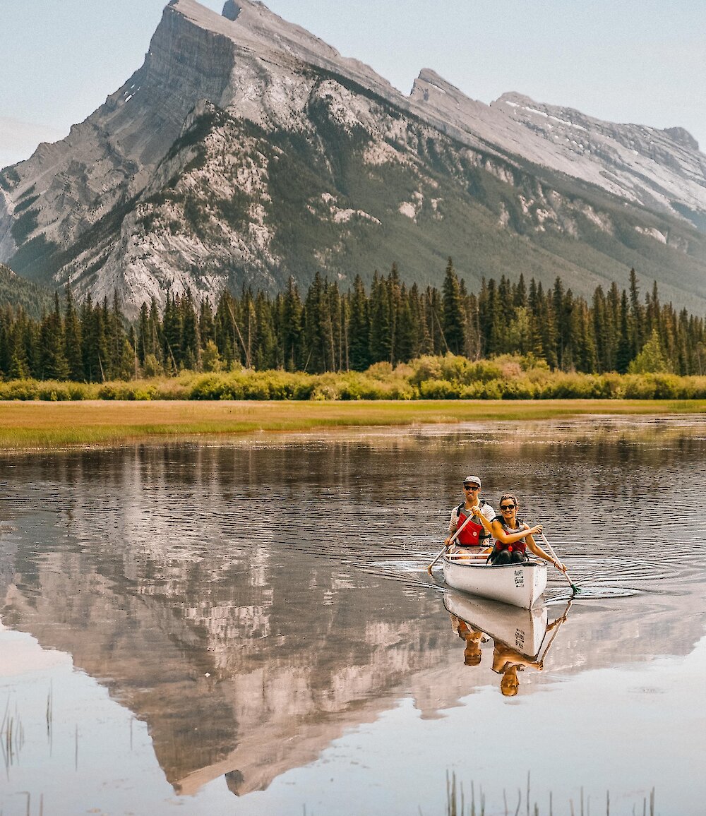 Canoeing in the beautiful Vermilian Lakes in Banff