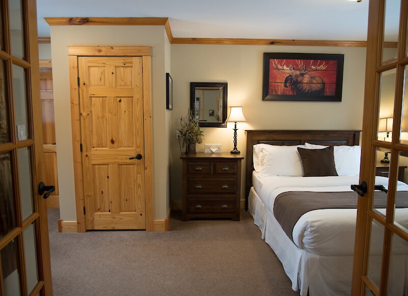 Bedroom at Cedar House Chalets, Golden accommodation