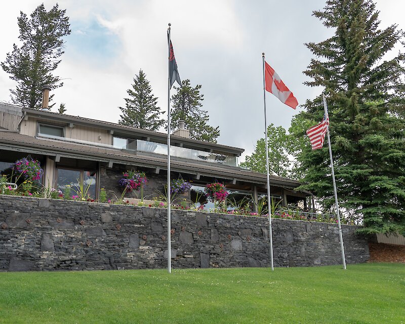 Tunnel Mountain Resort
