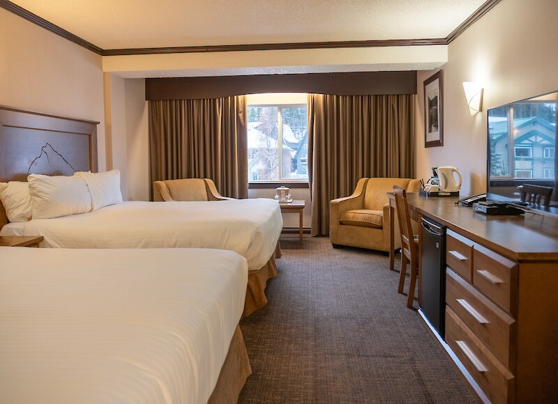 Superior room at Rundlestone Lodge in Banff