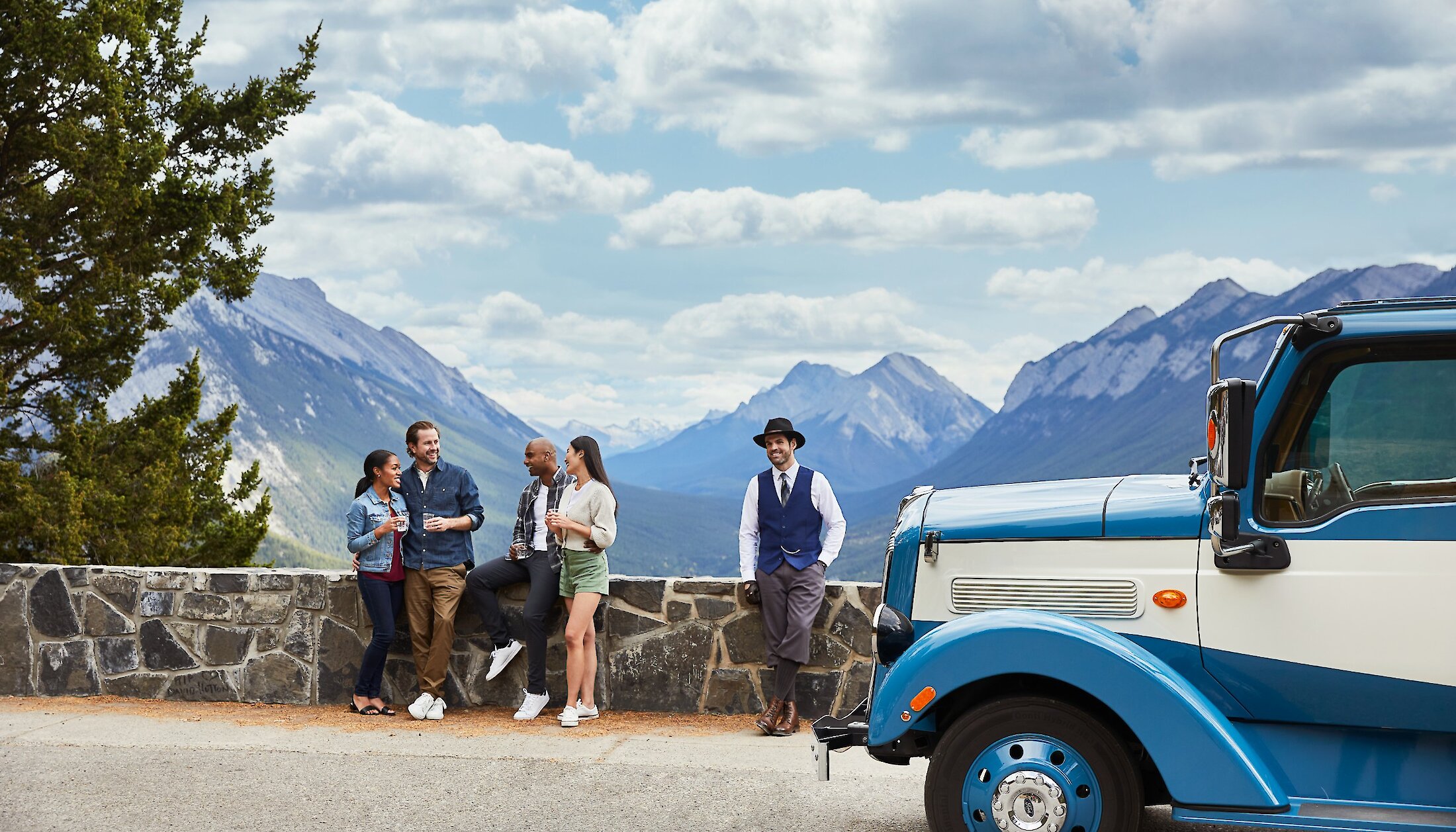 Open Top Guided Tour in Banff in vintage vehicle