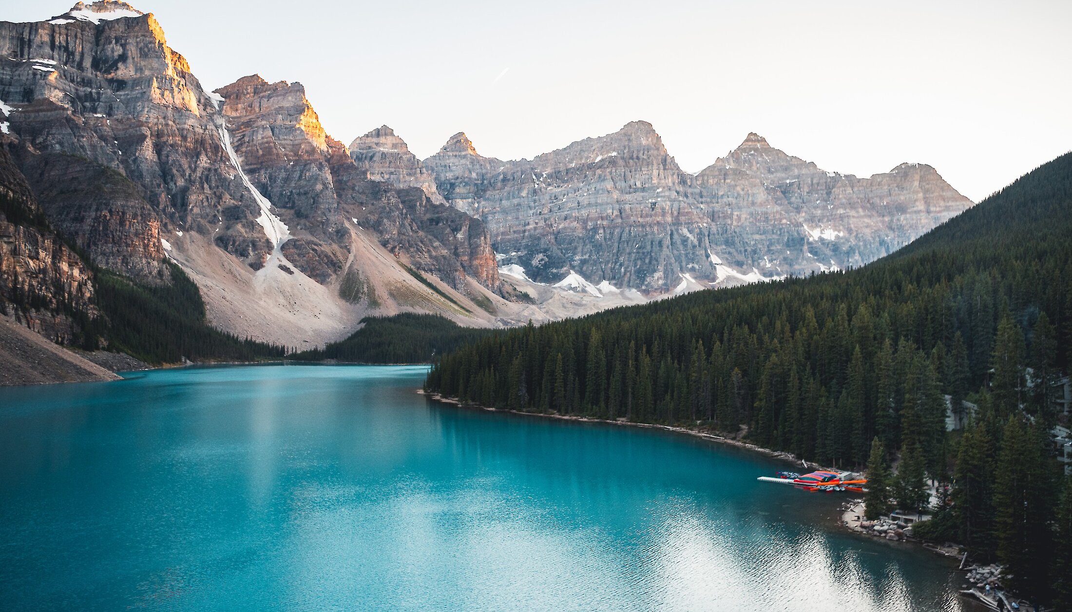 A view of Moraine Lakes beautiful turquoise color