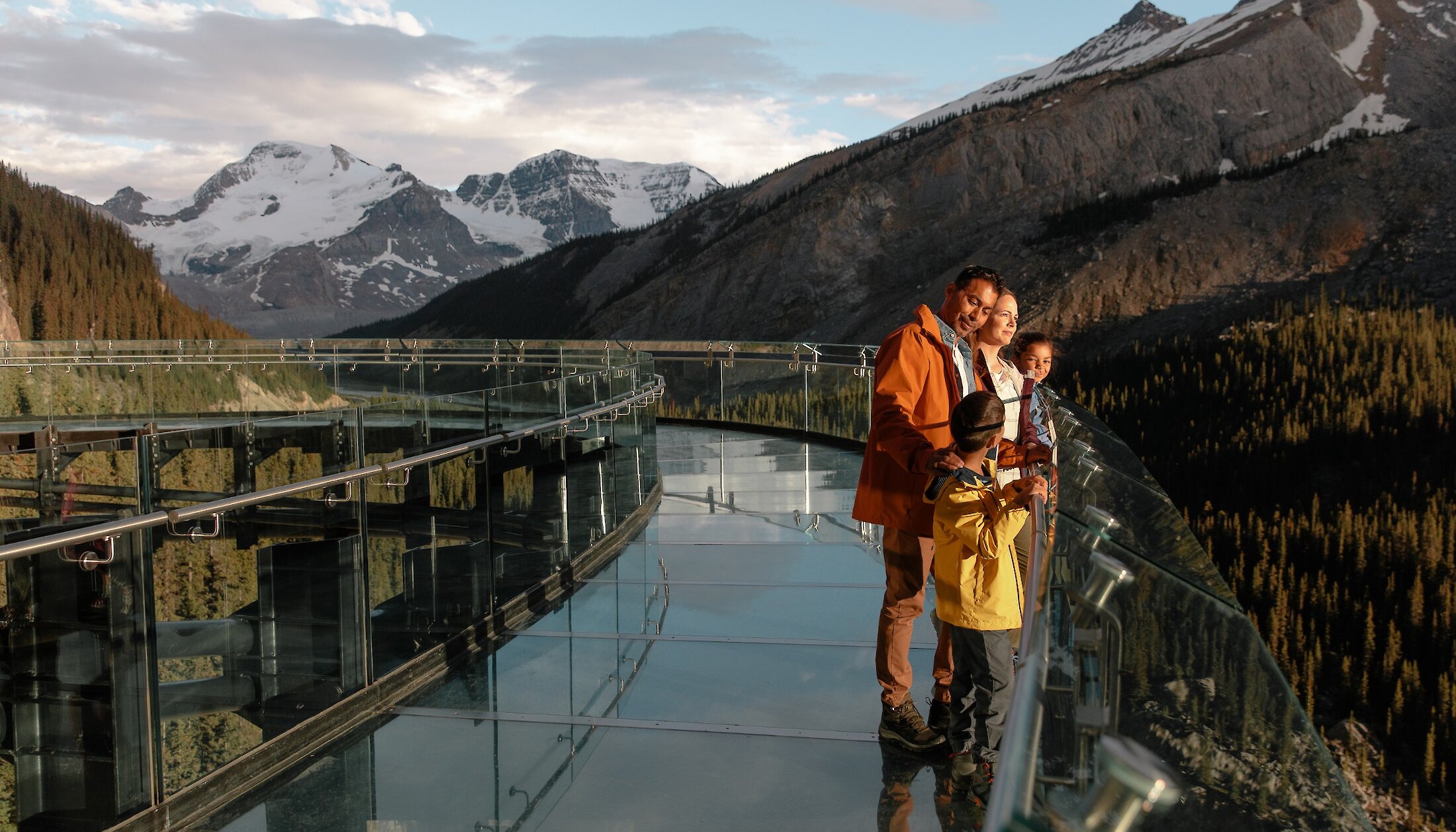 Family enjoying the views from the Skywalk at the Columbia Icefield