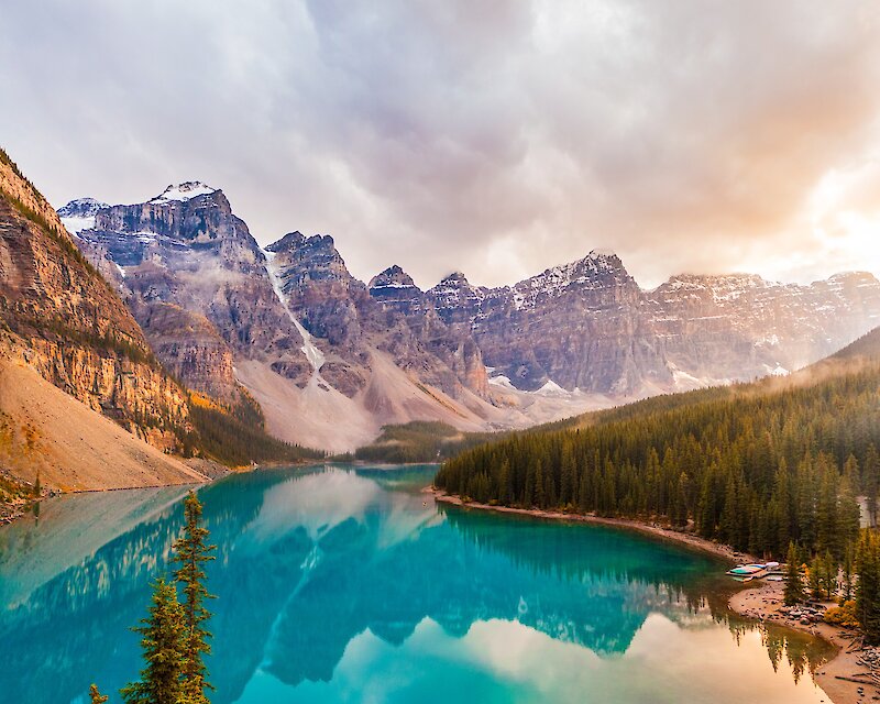 Moraine Lake & Lake Louise Shuttles / Tours