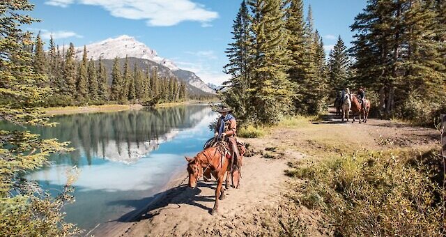 Horse Back Riding Tours along the Bow River in Banff