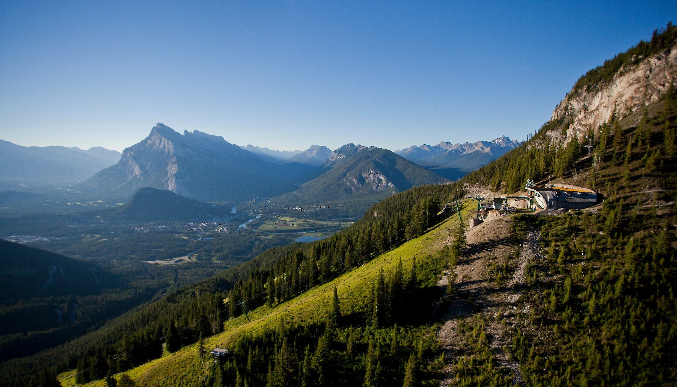 A aerial view of the Cliffhouse Bistro at the Mount Norquay Chairlift