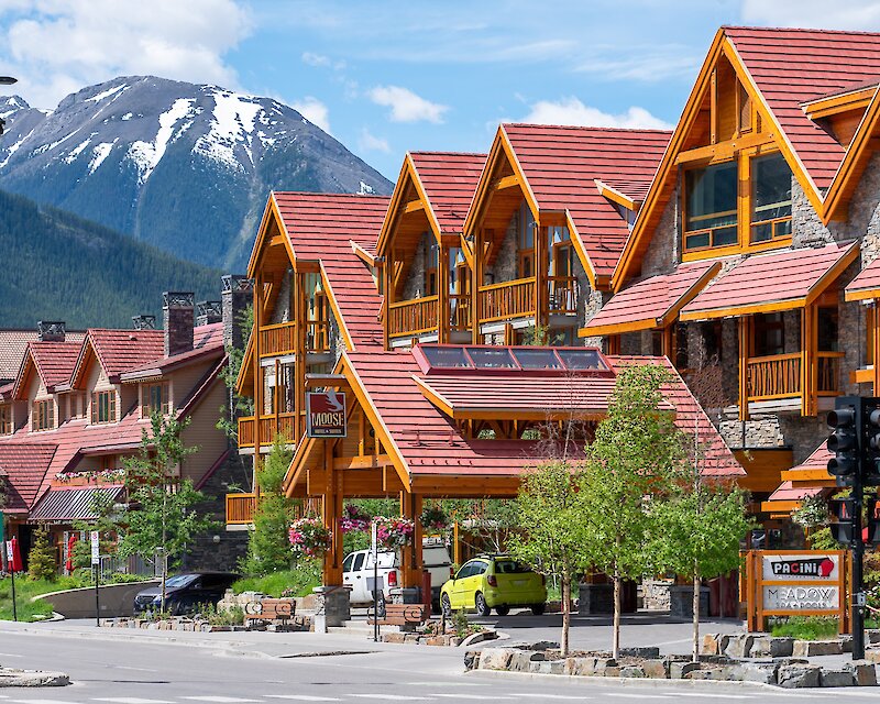 Moose Hotel & Suites