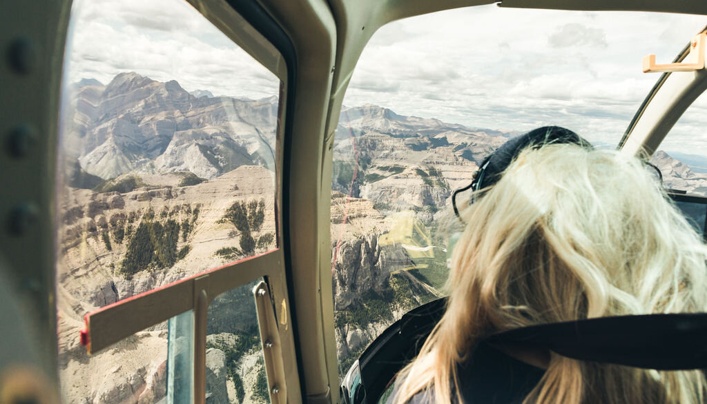 Get close to the tops of mountains from a helicopter