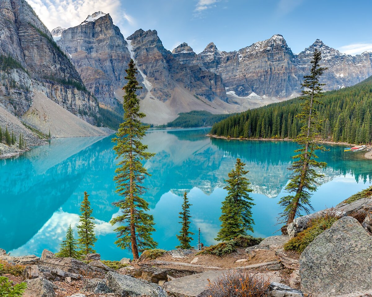 View of Moraine Lake from the rockpile in Banff National Park