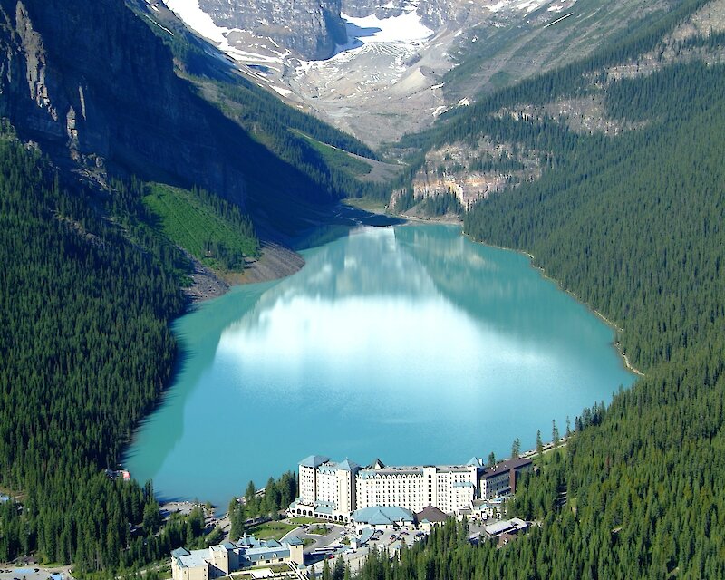Mountains, Lakes & Waterfalls Tour