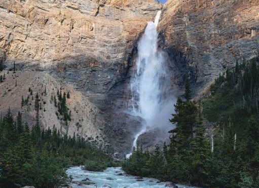 Takakkaw falls views